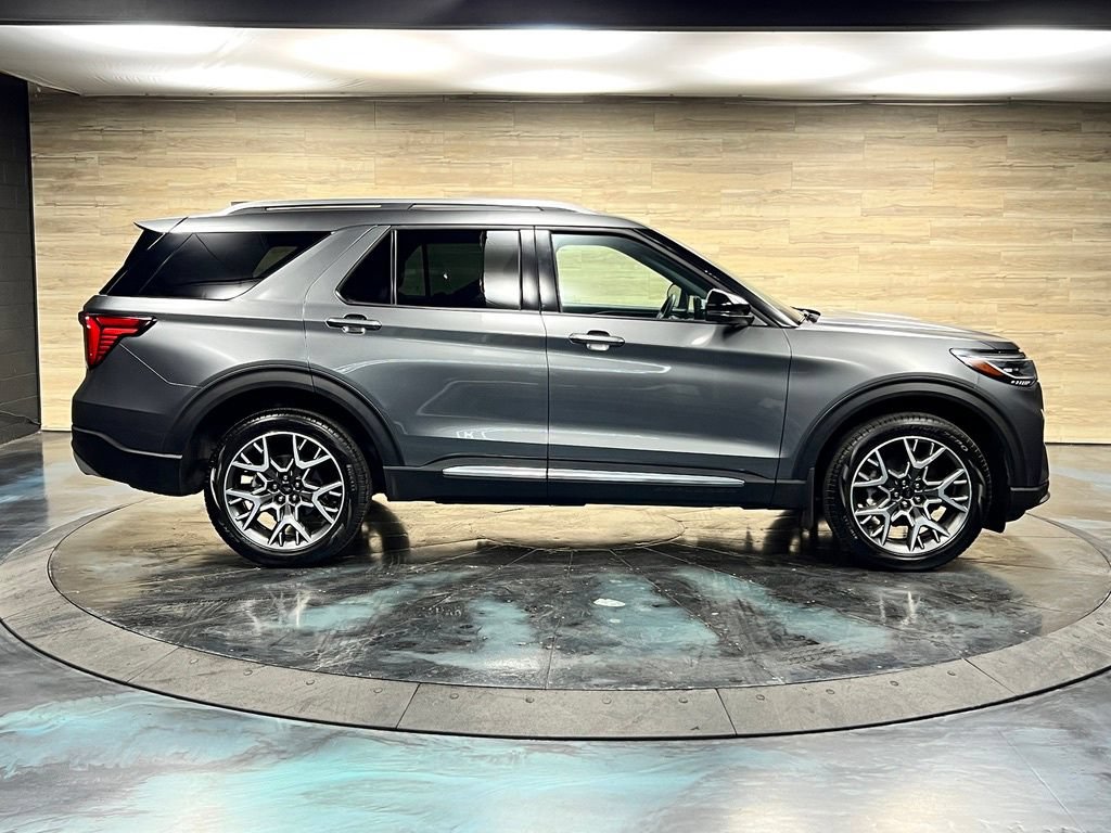 Used 2025 Ford Explorer Platinum w/ Ultimate Package AWD/4WD image 29