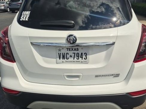 Used 2022 Buick Encore Preferred AWD/4WD image 8