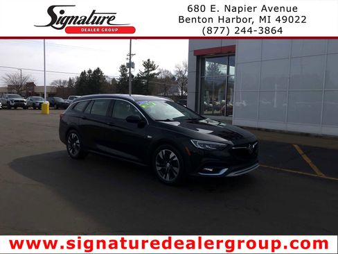 Used 2018 Buick Regal Essence w/ Driver Confidence Package #1 image 1