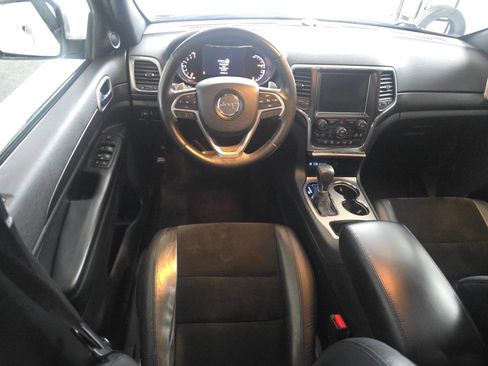 Used 2017 Jeep Grand Cherokee Altitude image 17