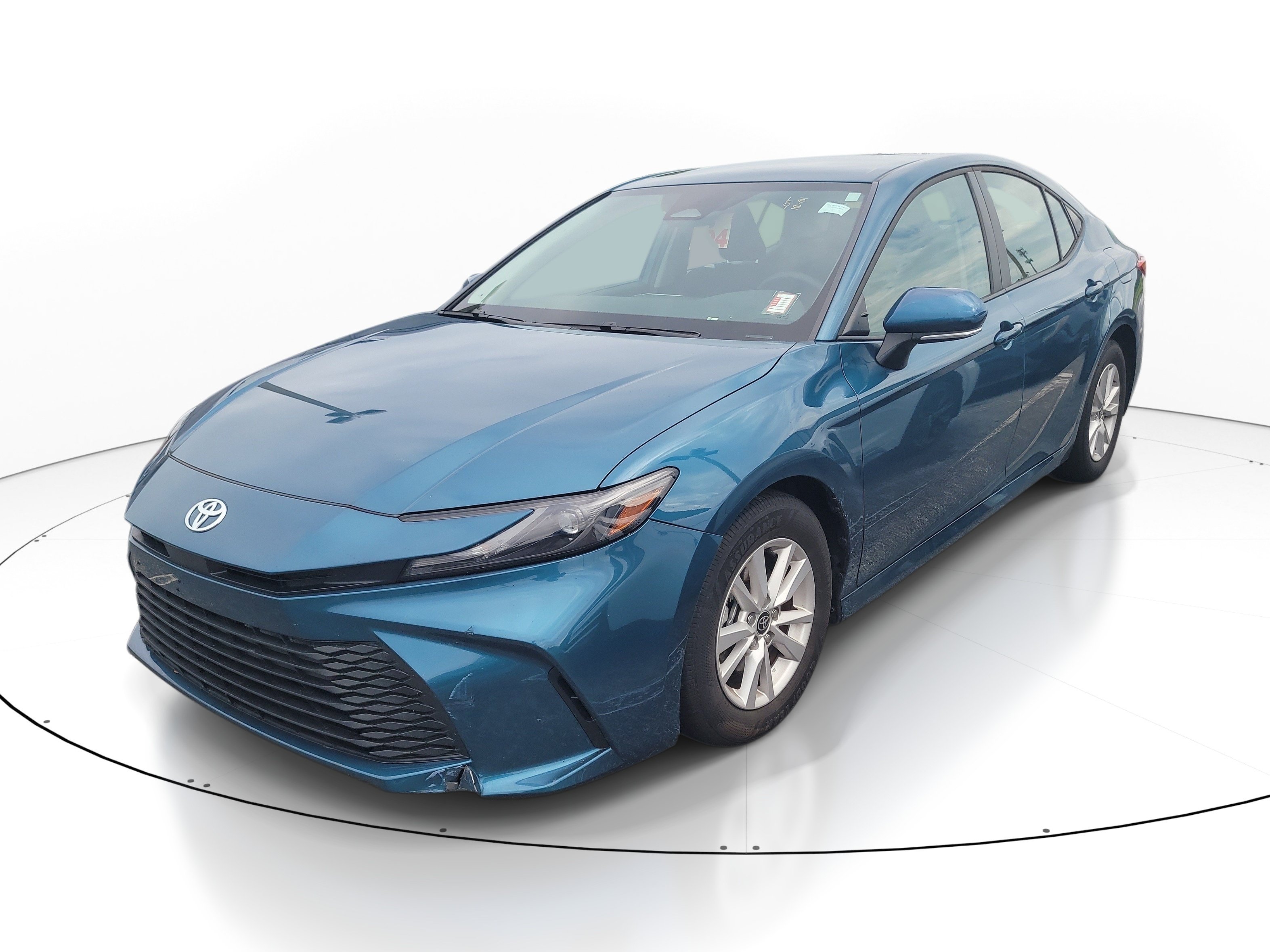 Used 2025 Toyota Camry LE FWD image 3