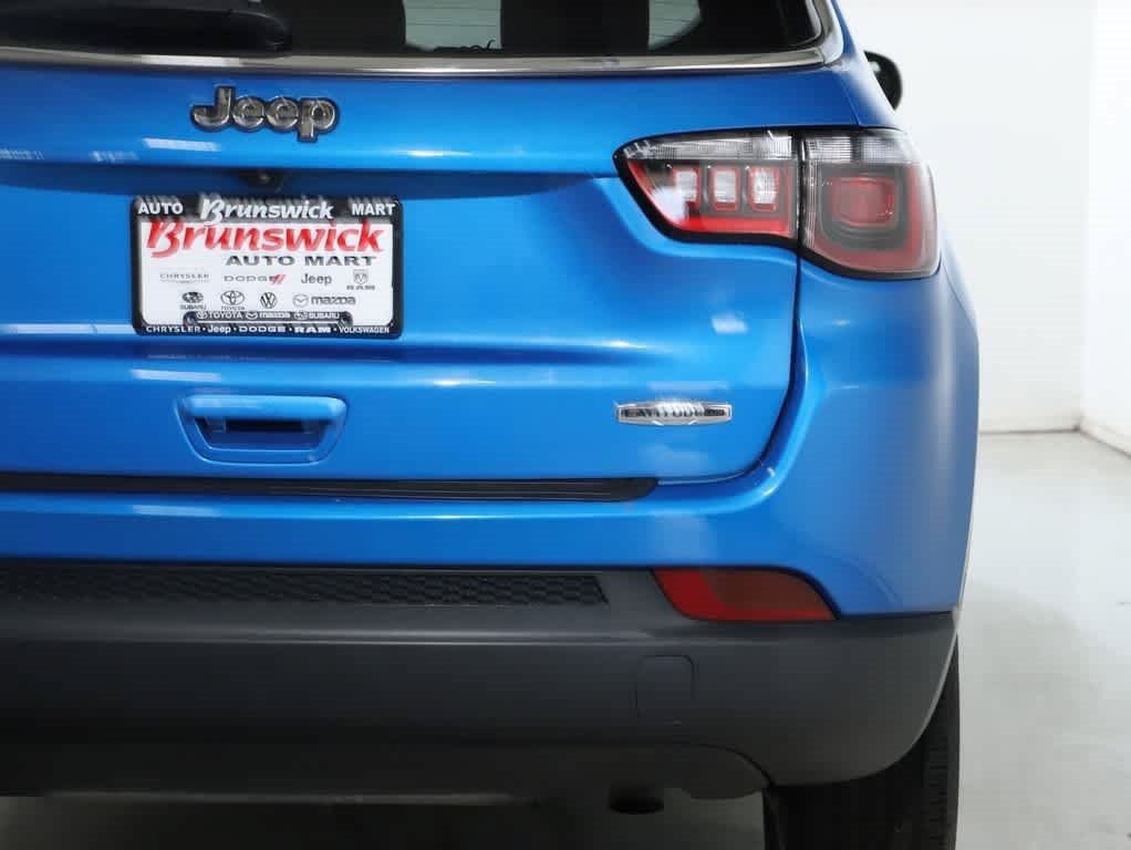 Certified 2024 Jeep Compass Latitude AWD/4WD image 46