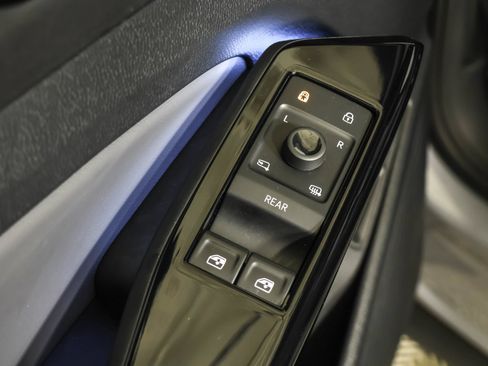 Certified 2022 Volkswagen ID.4 Pro S RWD image 36