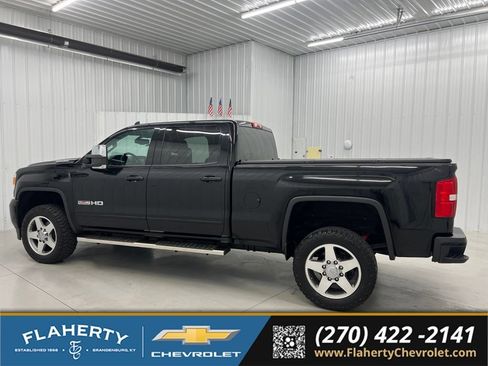 Used 2018 GMC Sierra 2500 SLT w/ Duramax Plus Package AWD/4WD image 5