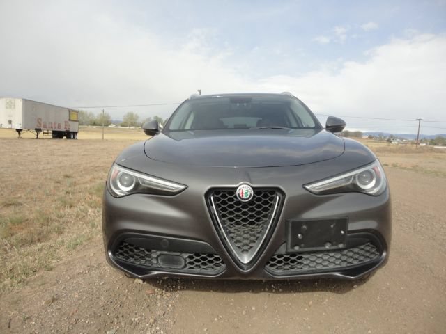 Used 2018 Alfa Romeo Stelvio AWD image 3