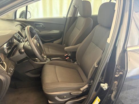 Used 2019 Chevrolet Trax LT FWD image 20