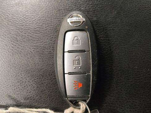 Used 2020 Nissan Pathfinder S FWD image 32