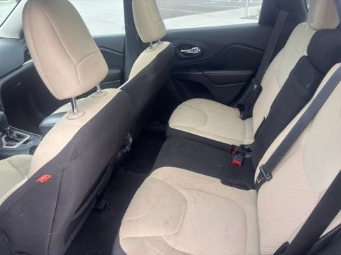 Used 2016 Jeep Cherokee 75th Anniversary AWD/4WD image 9