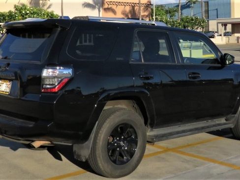 Used 2016 Toyota 4Runner SR5 image 6