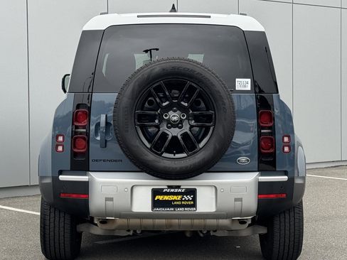 Used 2023 Land Rover Defender 110 S image 4