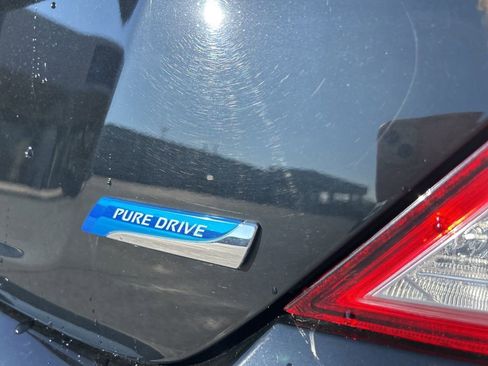 Used 2016 Nissan Versa SV image 33