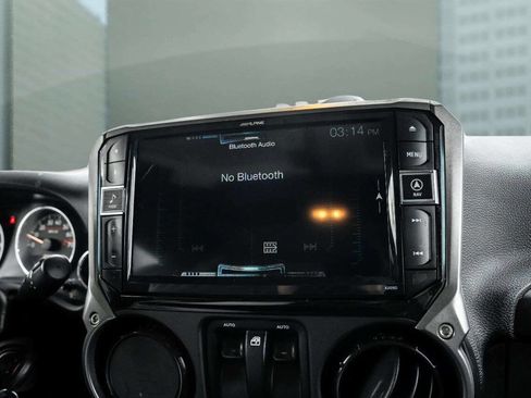 Used 2017 Jeep Wrangler Rubicon image 17