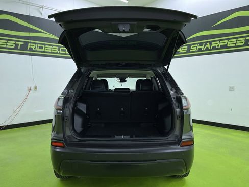 Used 2023 Jeep Cherokee Altitude Lux image 9