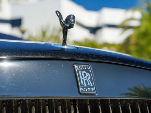 Used 2018 Rolls-Royce Dawn image 38