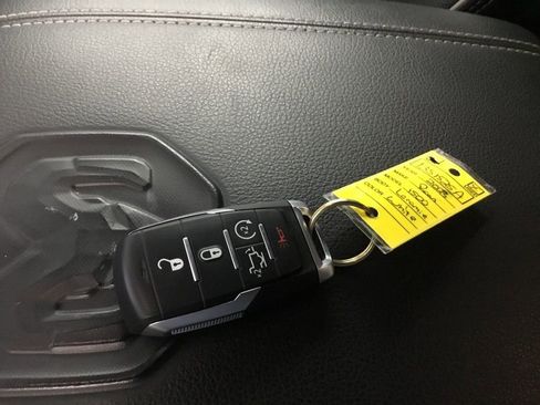 Used 2023 RAM 1500 Laramie AWD/4WD image 27