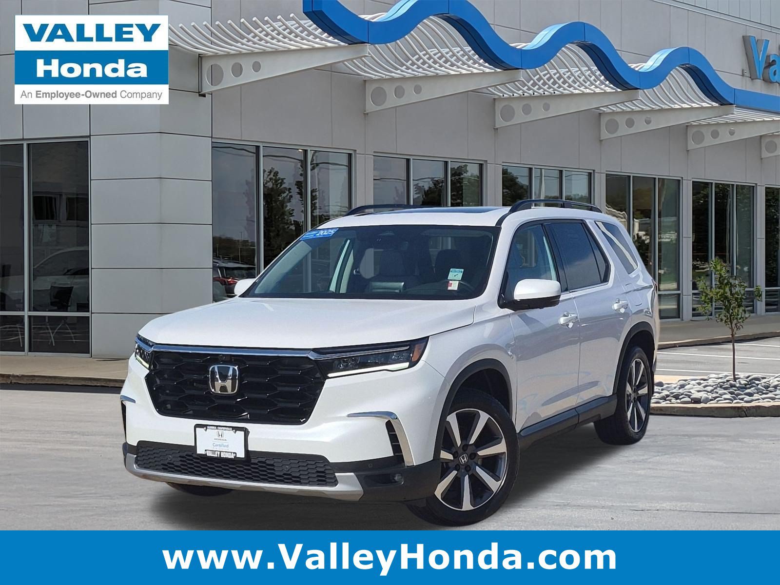 Certified 2025 Honda Pilot Elite image 1