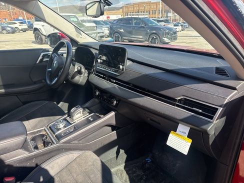 Used 2023 Mitsubishi Outlander SE image 11
