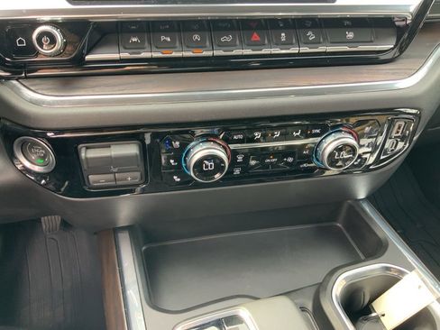 Used 2024 GMC Sierra 1500 SLT w/ SLT Premium Plus Package image 23