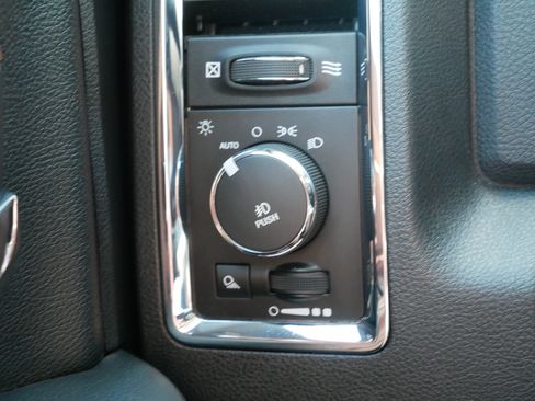 Used 2016 RAM 1500 Laramie w/ Convenience Group AWD/4WD image 26