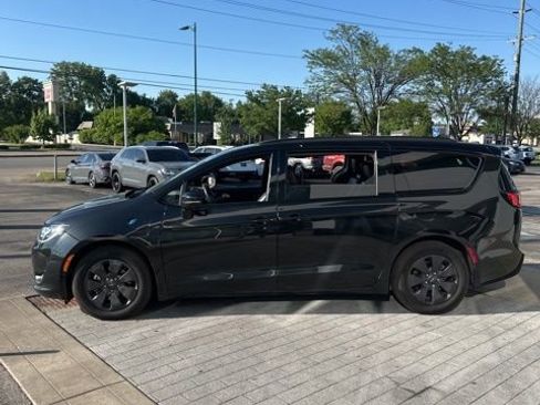 Used 2020 Chrysler Pacifica Limited w/ Advanced Safetytec Group FWD image 14