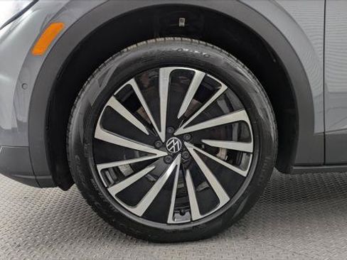 Used 2024 Volkswagen ID.4 Pro AWD/4WD image 28