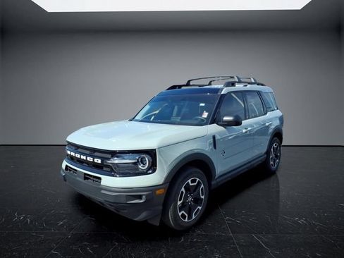 Used 2023 Ford Bronco Sport Outer Banks w/ Tech Package AWD/4WD image 7