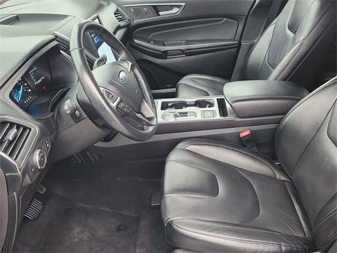 Used 2022 Ford Edge Titanium image 10