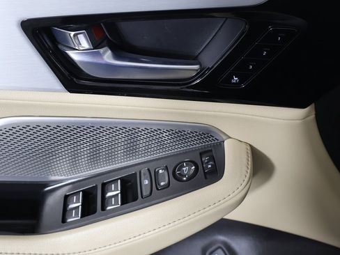 Used 2023 Acura MDX SH-AWD image 36