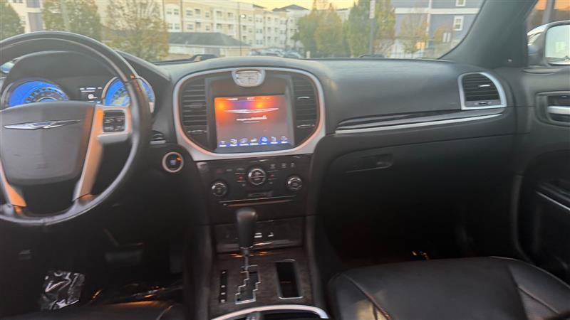 Used 2014 Chrysler 300 C AWD/4WD image 16
