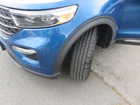 Used 2020 Ford Explorer XLT w/ Equipment Group 202A AWD/4WD image 37