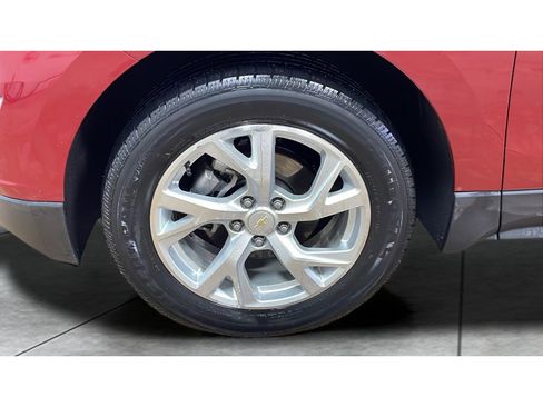 Used 2018 Chevrolet Equinox Premier image 18