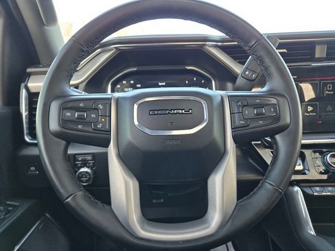 Used 2025 GMC Sierra 2500 Denali image 16