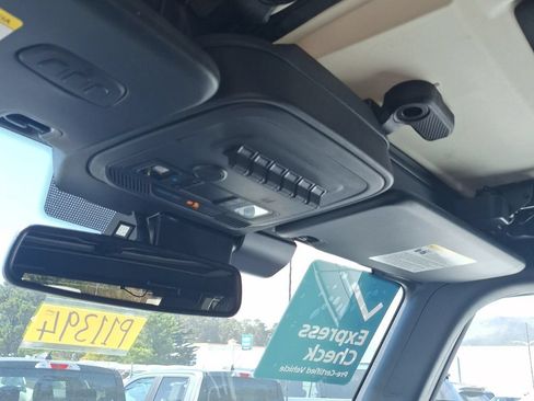 Used 2025 Ford Bronco Badlands AWD/4WD image 14