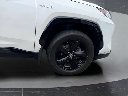 Used 2021 Toyota RAV4 XSE AWD/4WD image 15