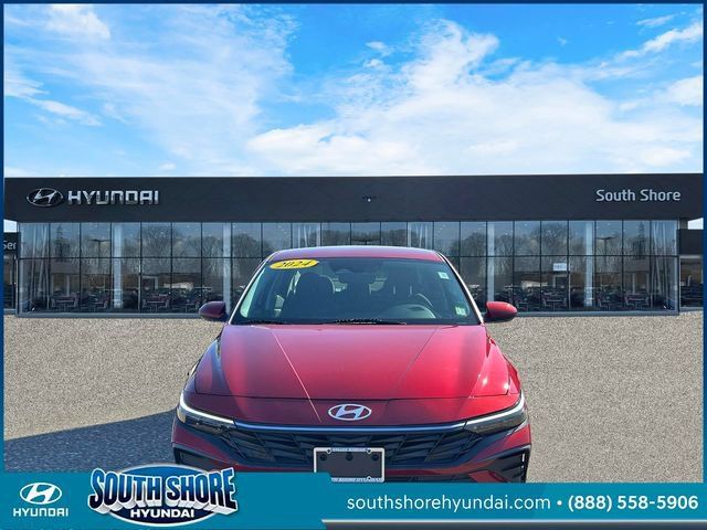 Certified 2024 Hyundai Elantra SEL FWD image 2
