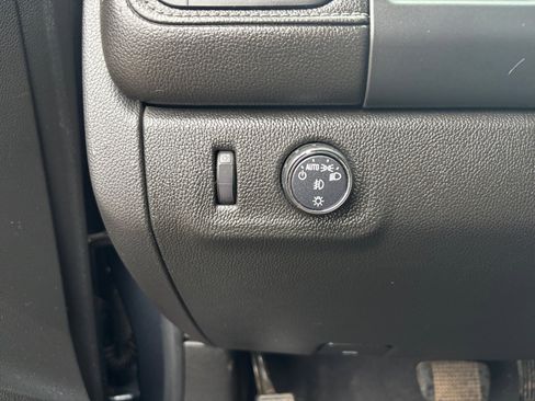 Used 2019 GMC Canyon SLE w/ Elevation Edition image 14