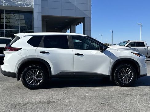 Certified 2025 Nissan Rogue S image 26