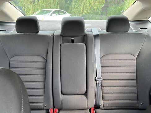 Used 2019 Ford Fusion SE FWD image 21