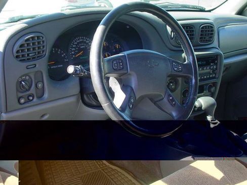 Used 2002 Chevrolet TrailBlazer LT w/ Driver Convenience Pkg image 15