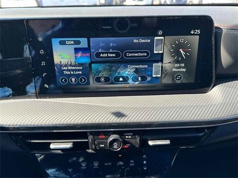 New 2025 Nissan Kicks SR image 13