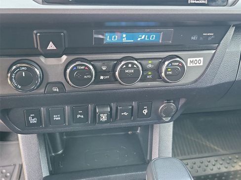 Used 2022 Toyota Tacoma TRD Off-Road w/ Technology Package image 33