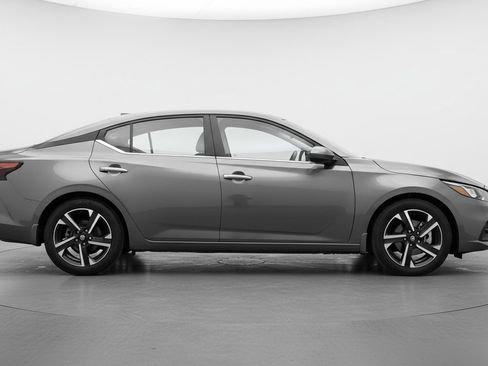 Used 2025 Nissan Sentra SV image 11