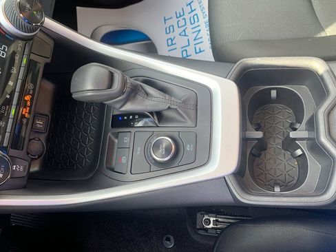Used 2025 Toyota RAV4 XLE AWD/4WD image 24