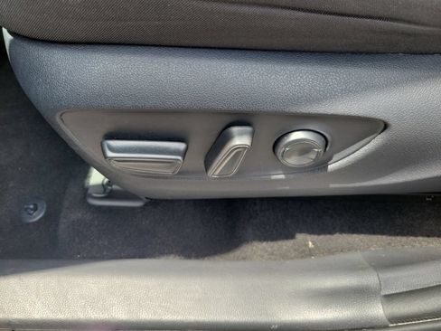 Used 2024 Toyota RAV4 XLE FWD image 17
