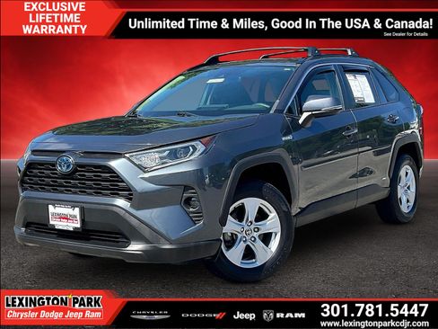 Used 2021 Toyota RAV4 XLE w/ Convenience Package AWD/4WD image 3