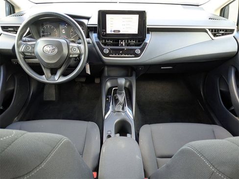 Used 2025 Toyota Corolla LE image 30