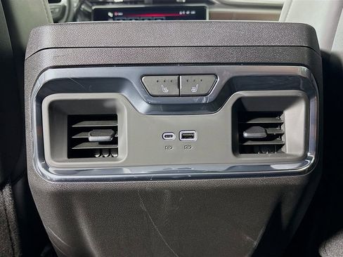New 2026 GMC Sierra 3500 Denali Ultimate w/ LPO, Black Badging Package image 27