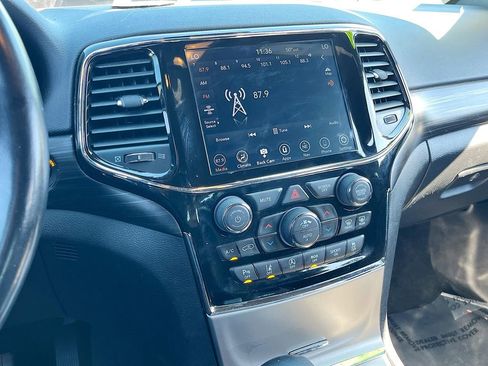 Used 2021 Jeep Grand Cherokee Laredo X image 15