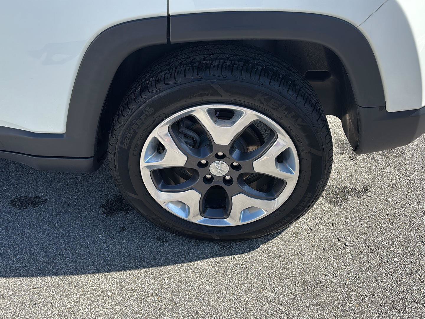 Used 2018 Jeep Compass Limited AWD/4WD image 11