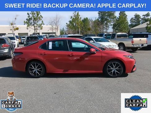 Used 2023 Toyota Camry SE image 3